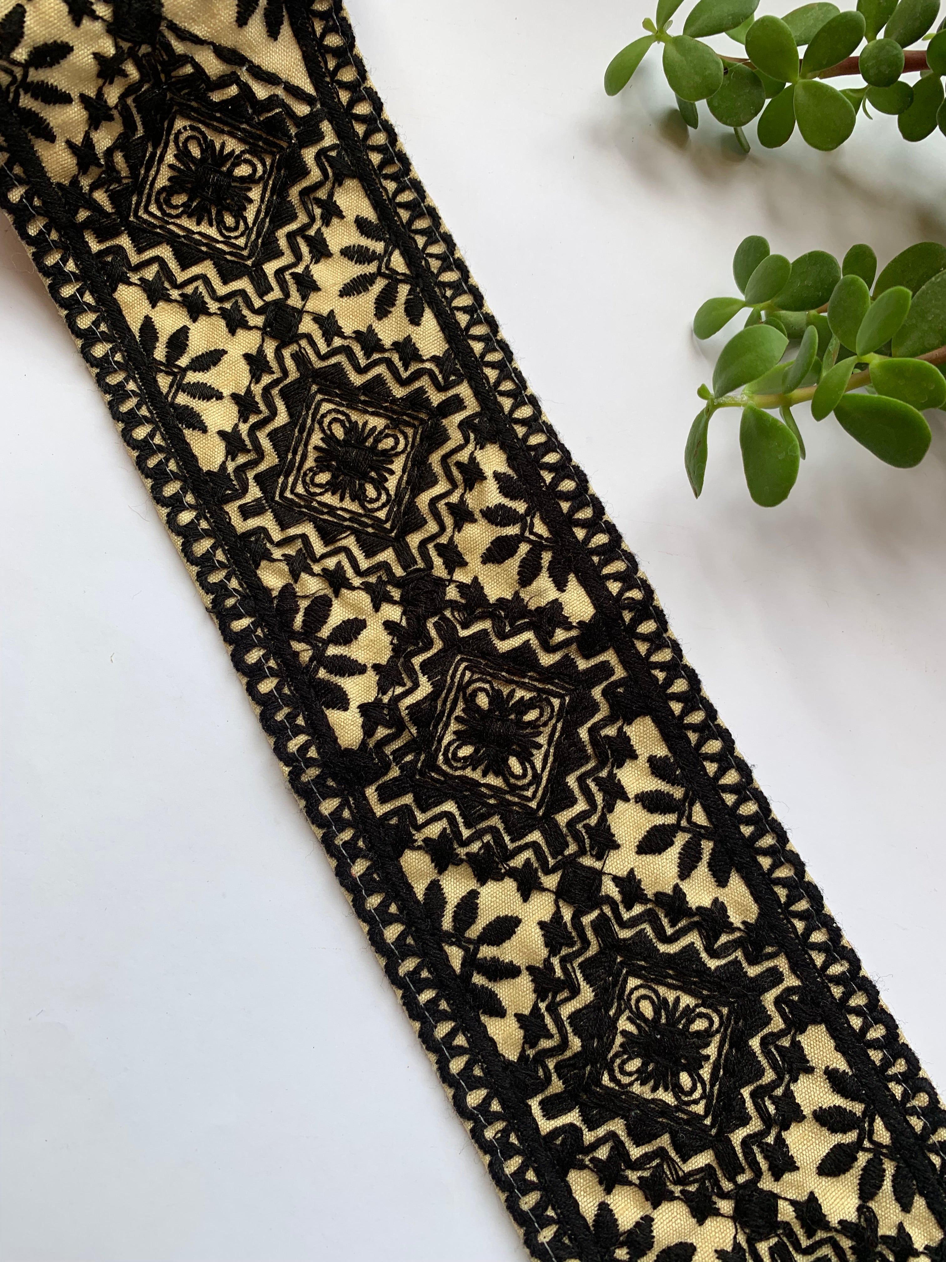 Premium Geometric Diamond & Floral Embroidered Cotton Lace Trim