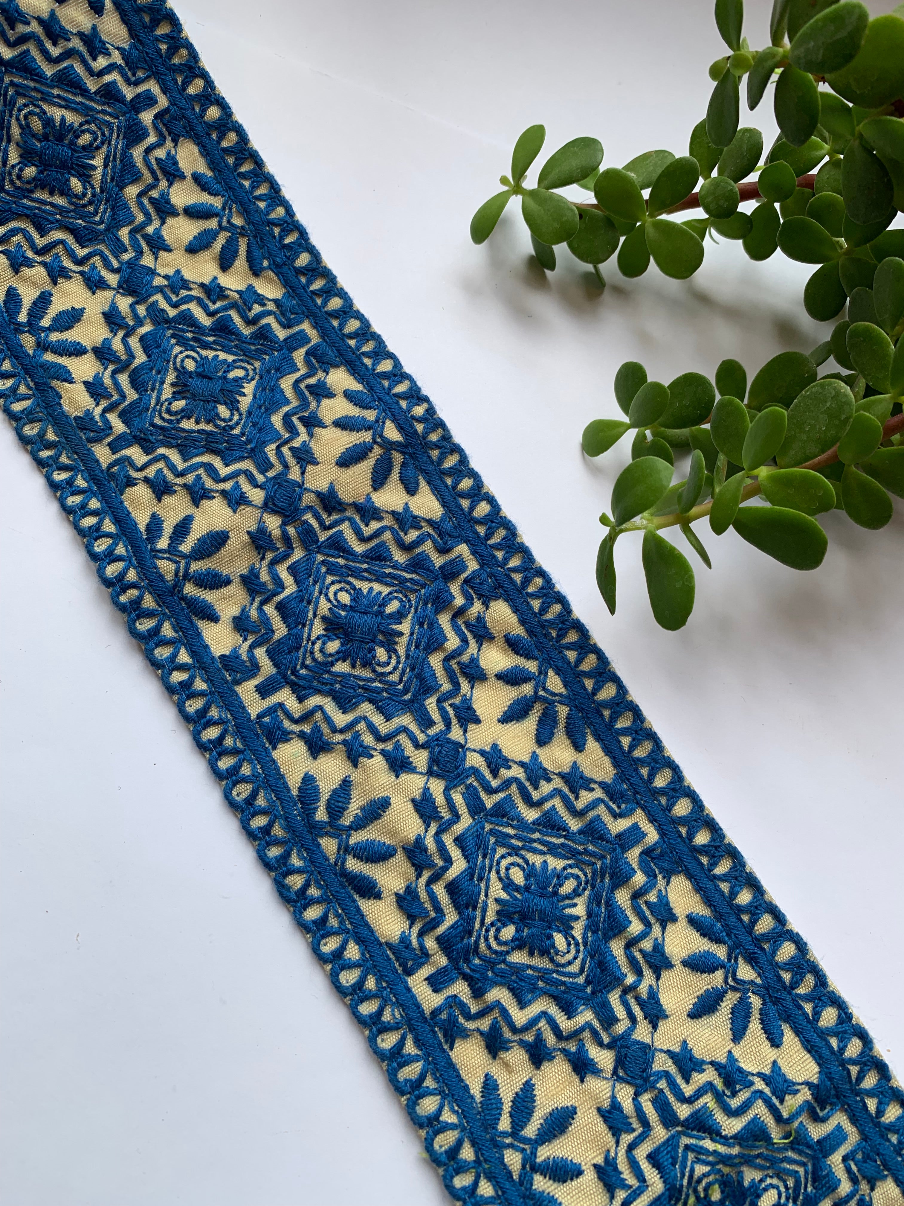 Premium Geometric Diamond & Floral Embroidered Cotton Lace Trim