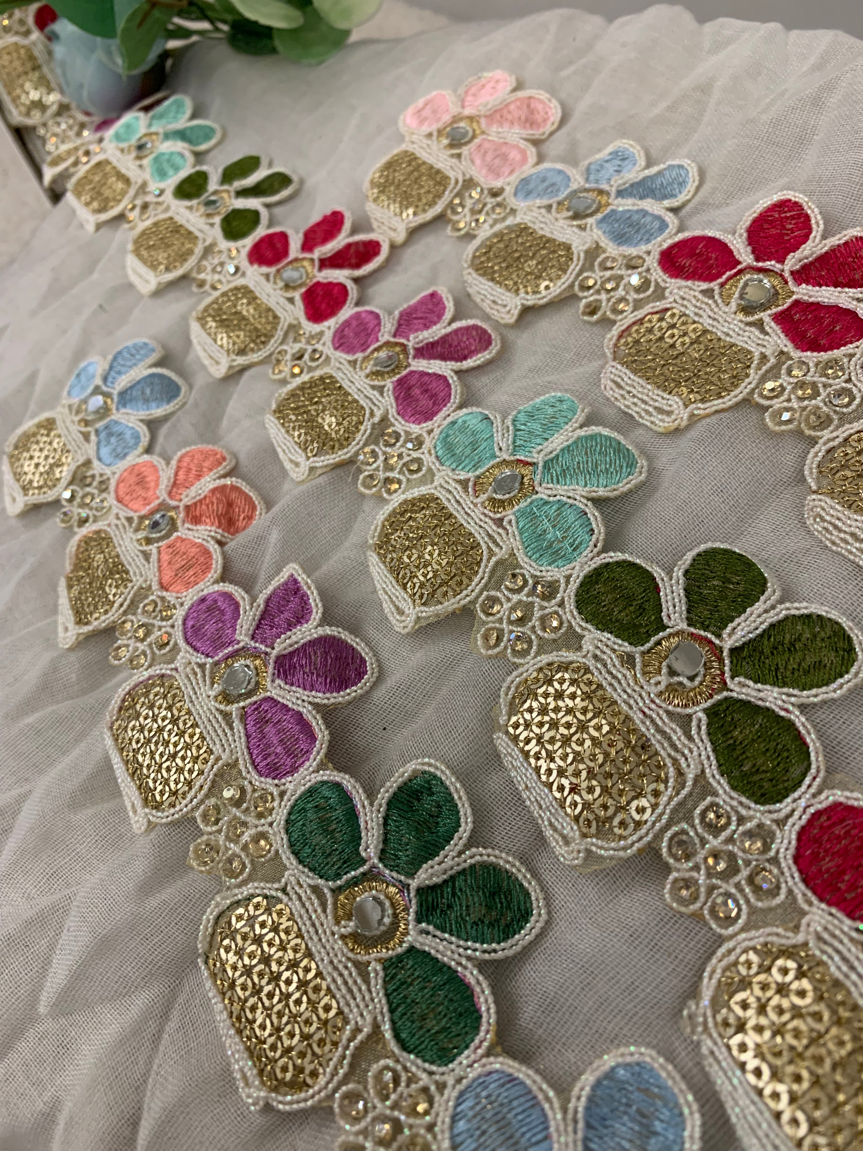 Elegant Multicolor Flower Zari Border