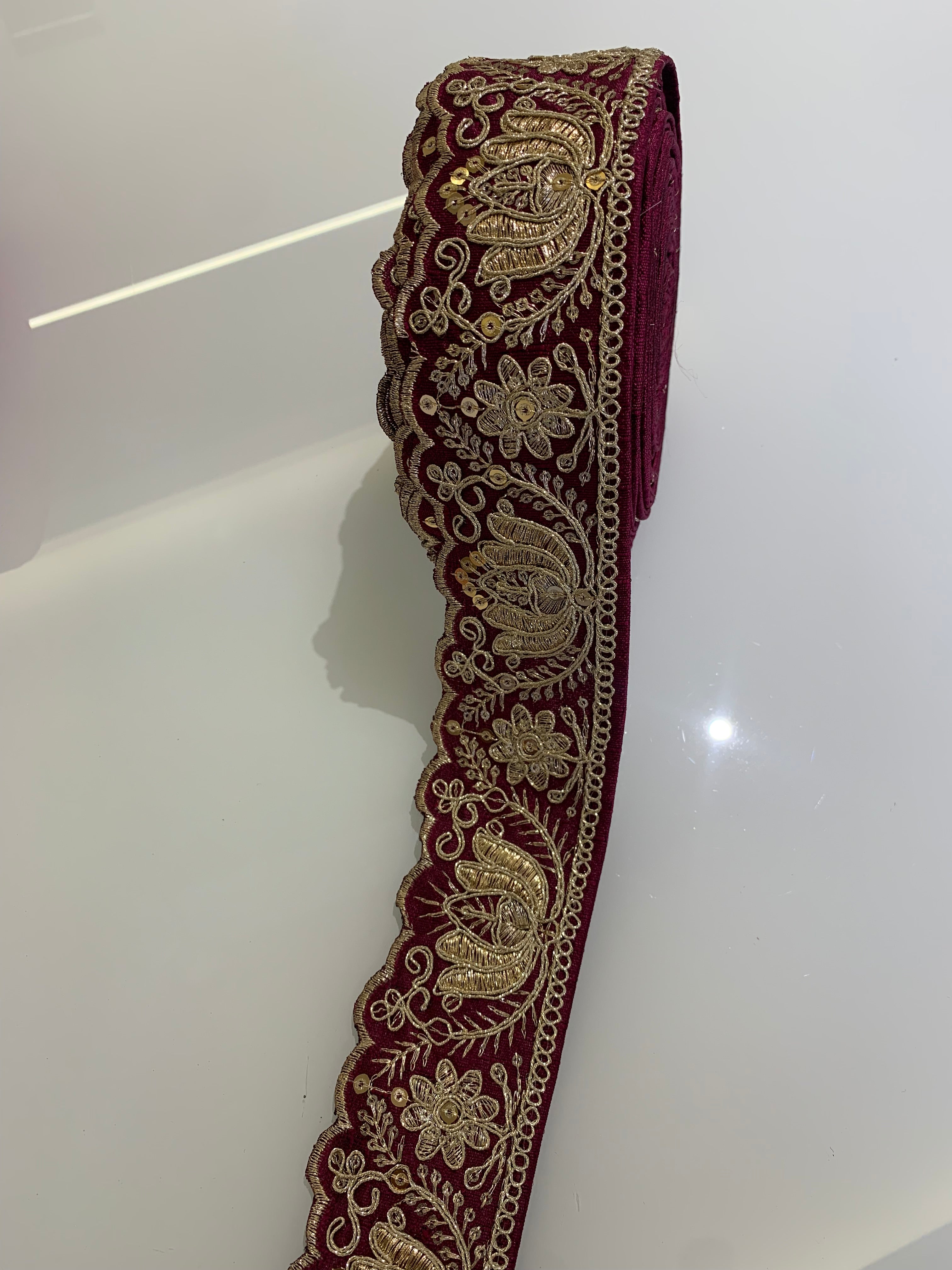 Premium Embroidered Scalloped Zari Lace Trim