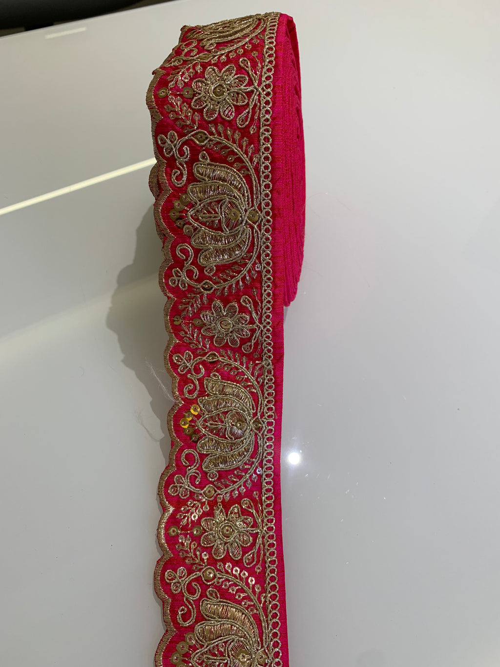 Premium Embroidered Scalloped Zari Lace Trim