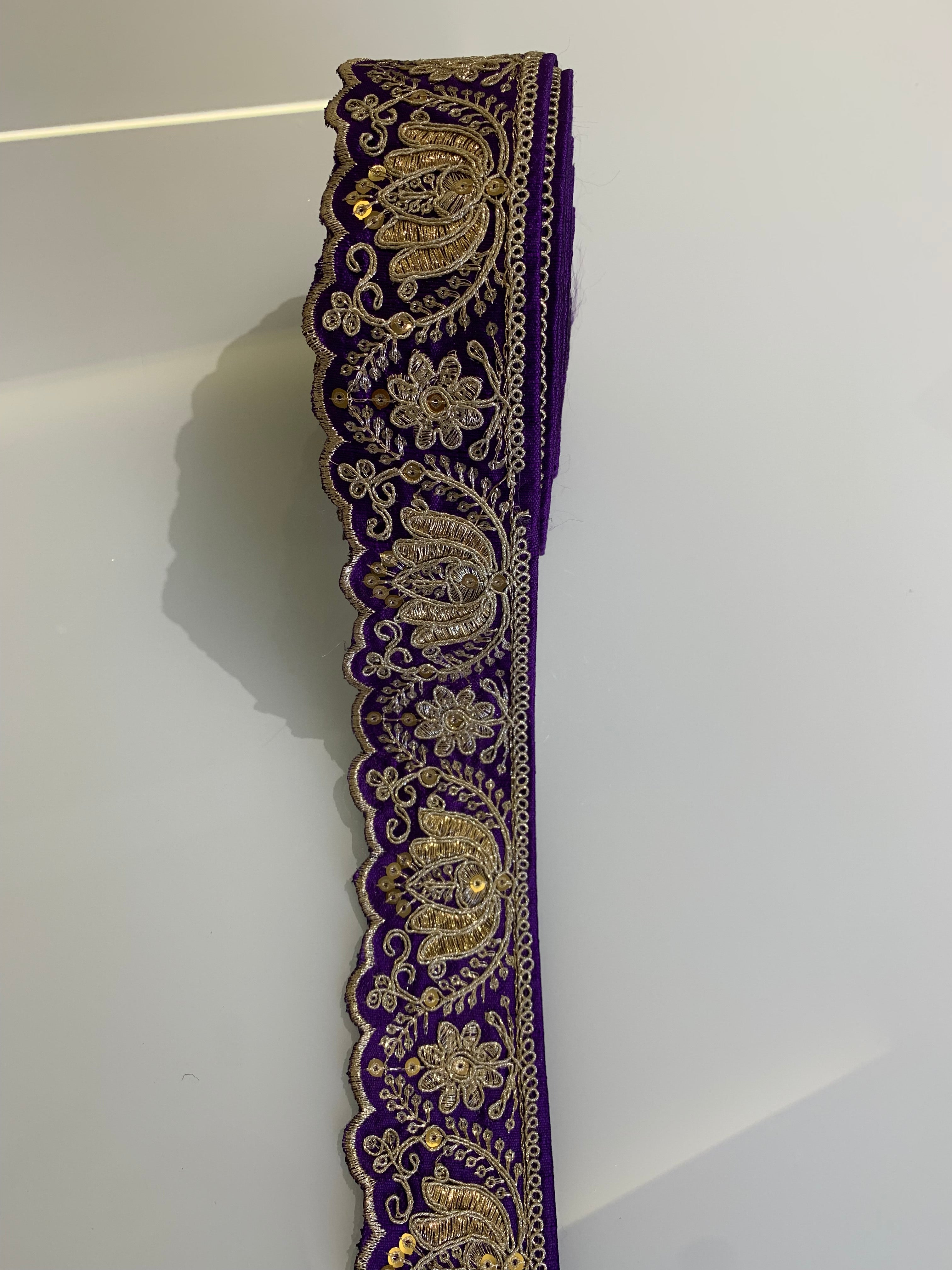 Premium Embroidered Scalloped Zari Lace Trim